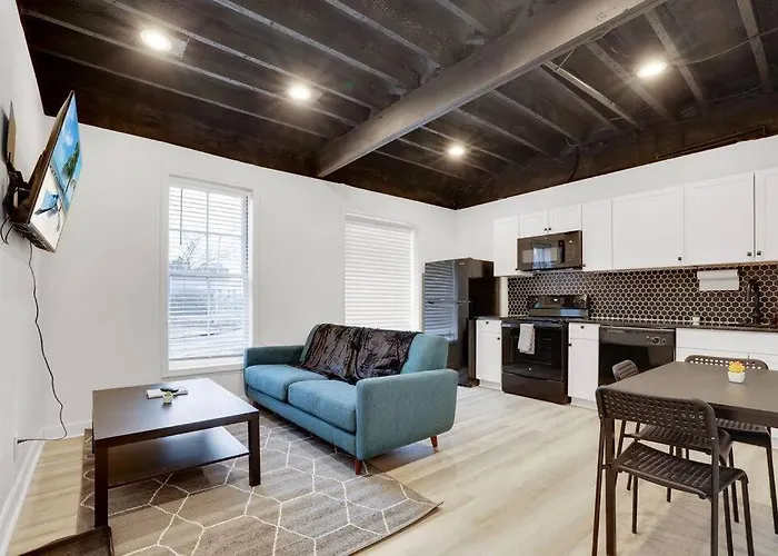 The Neuschwanstein Flat- Walkable Columbus